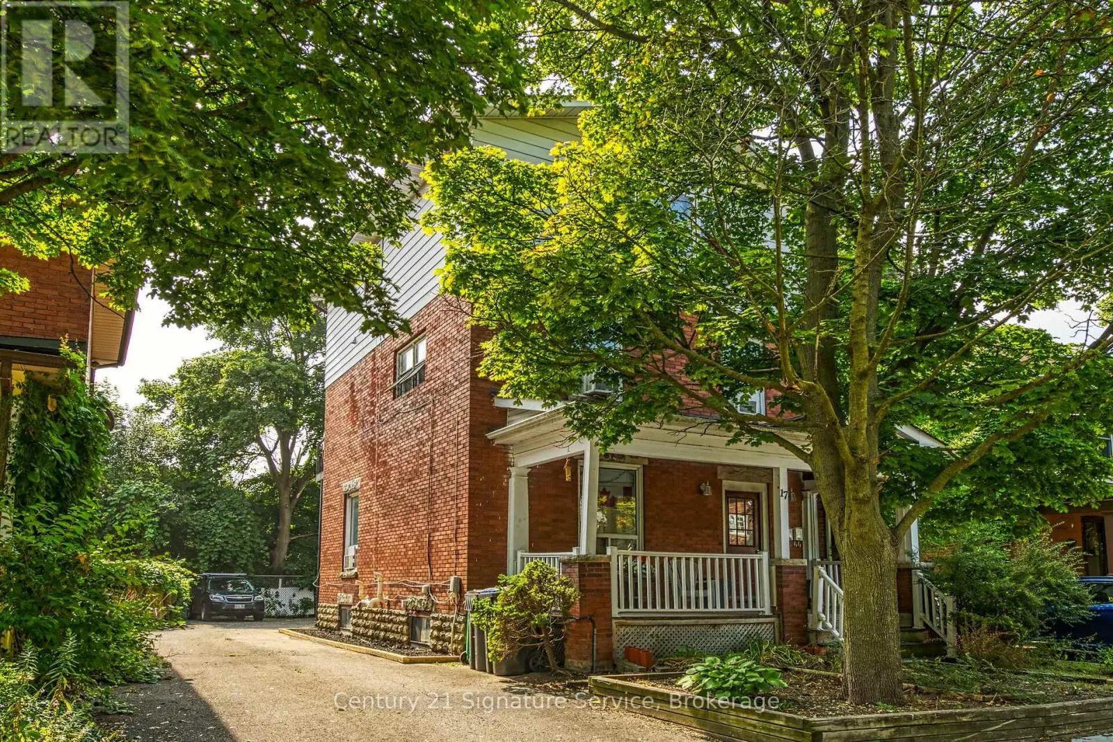 17 FLEMING AVENUE W