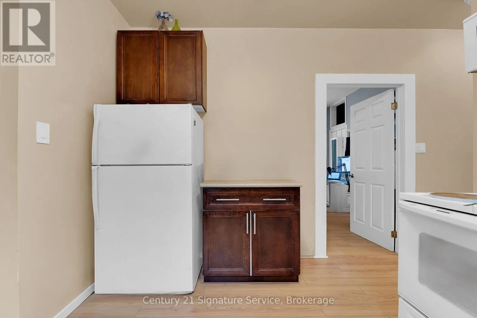 17 FLEMING AVENUE W