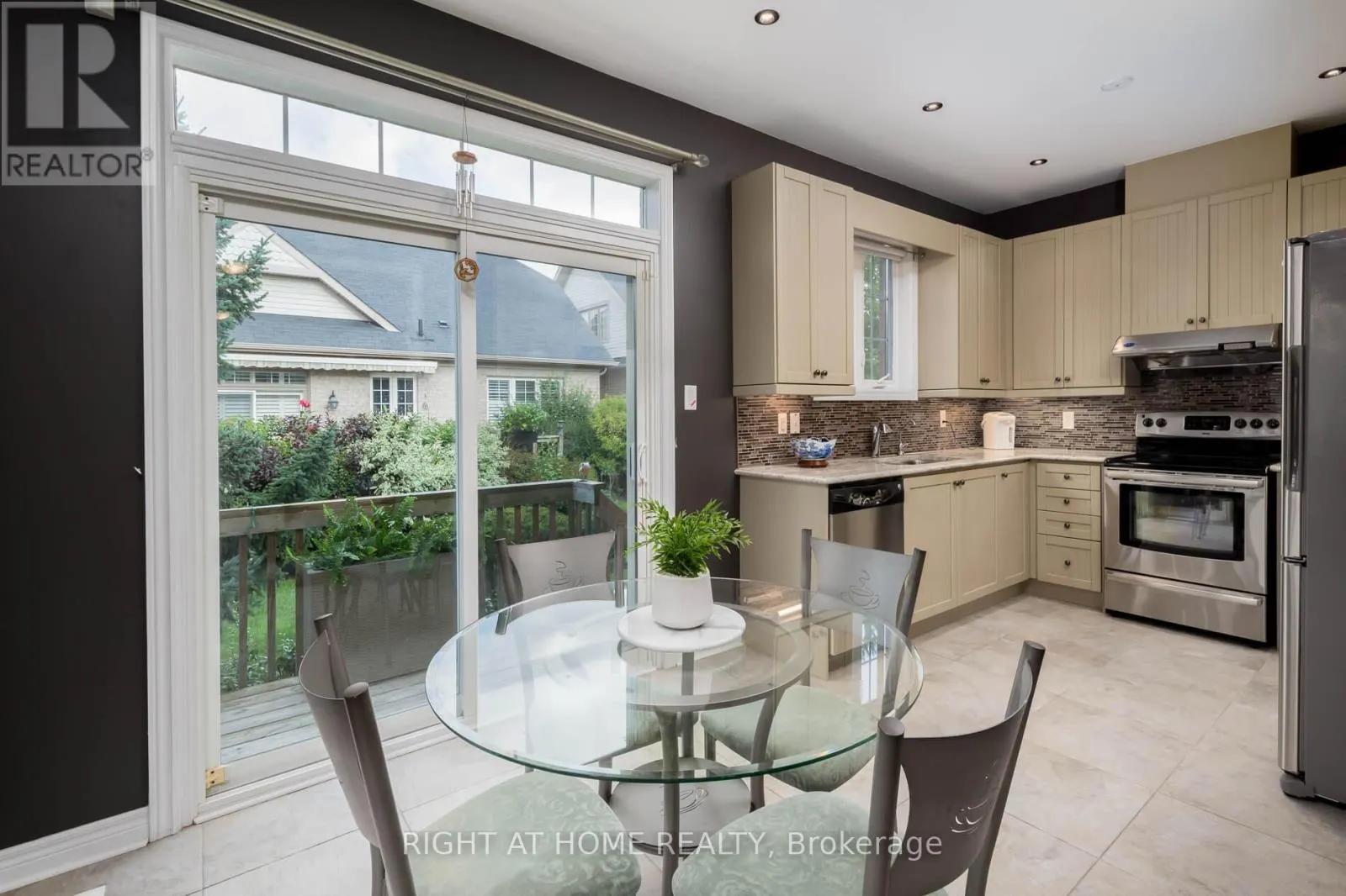 1 SEA HOLLY CRESCENT
