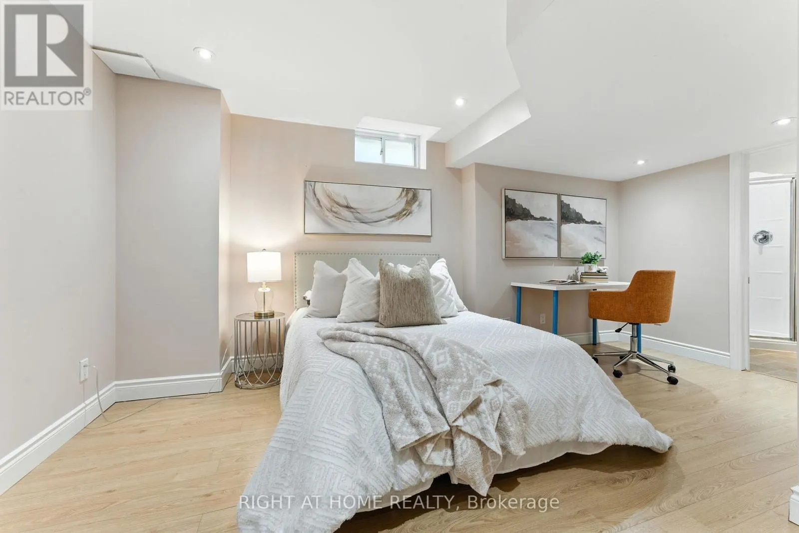 2465 WHISTLING SPRINGS CRESCENT
