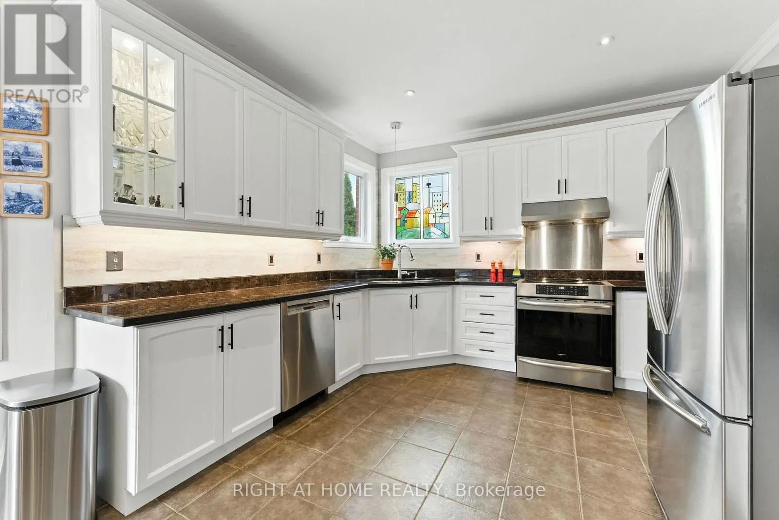 2465 WHISTLING SPRINGS CRESCENT