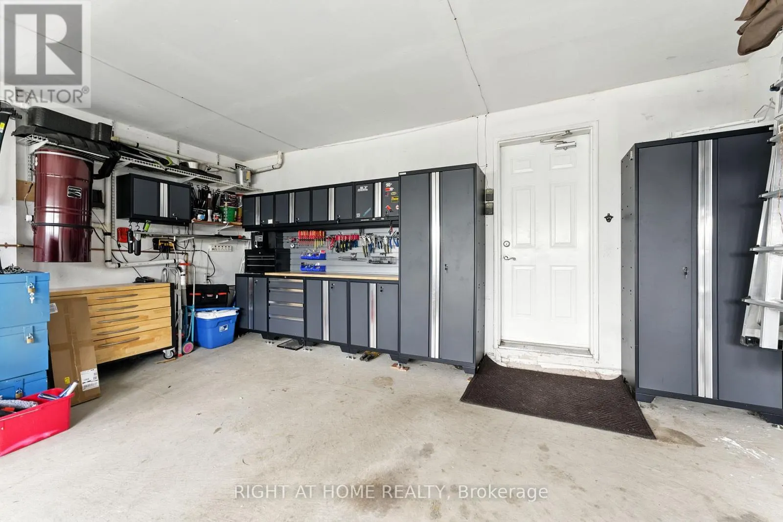 2465 WHISTLING SPRINGS CRESCENT