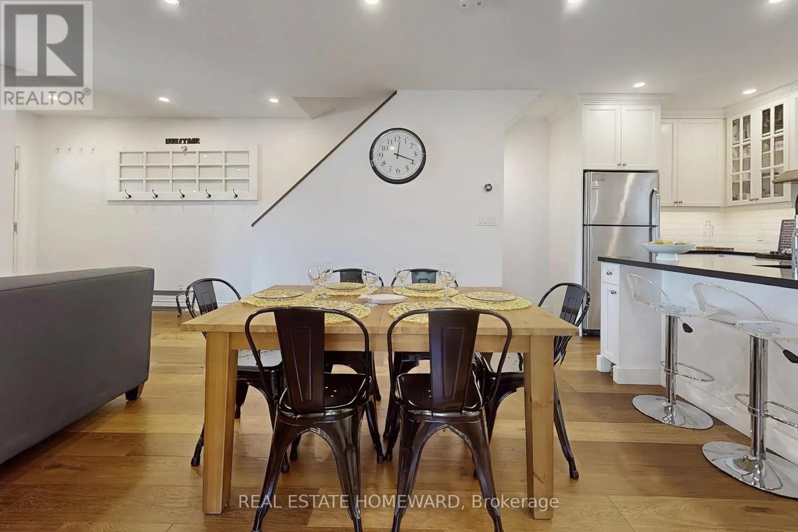 48 HOLLEY AVENUE