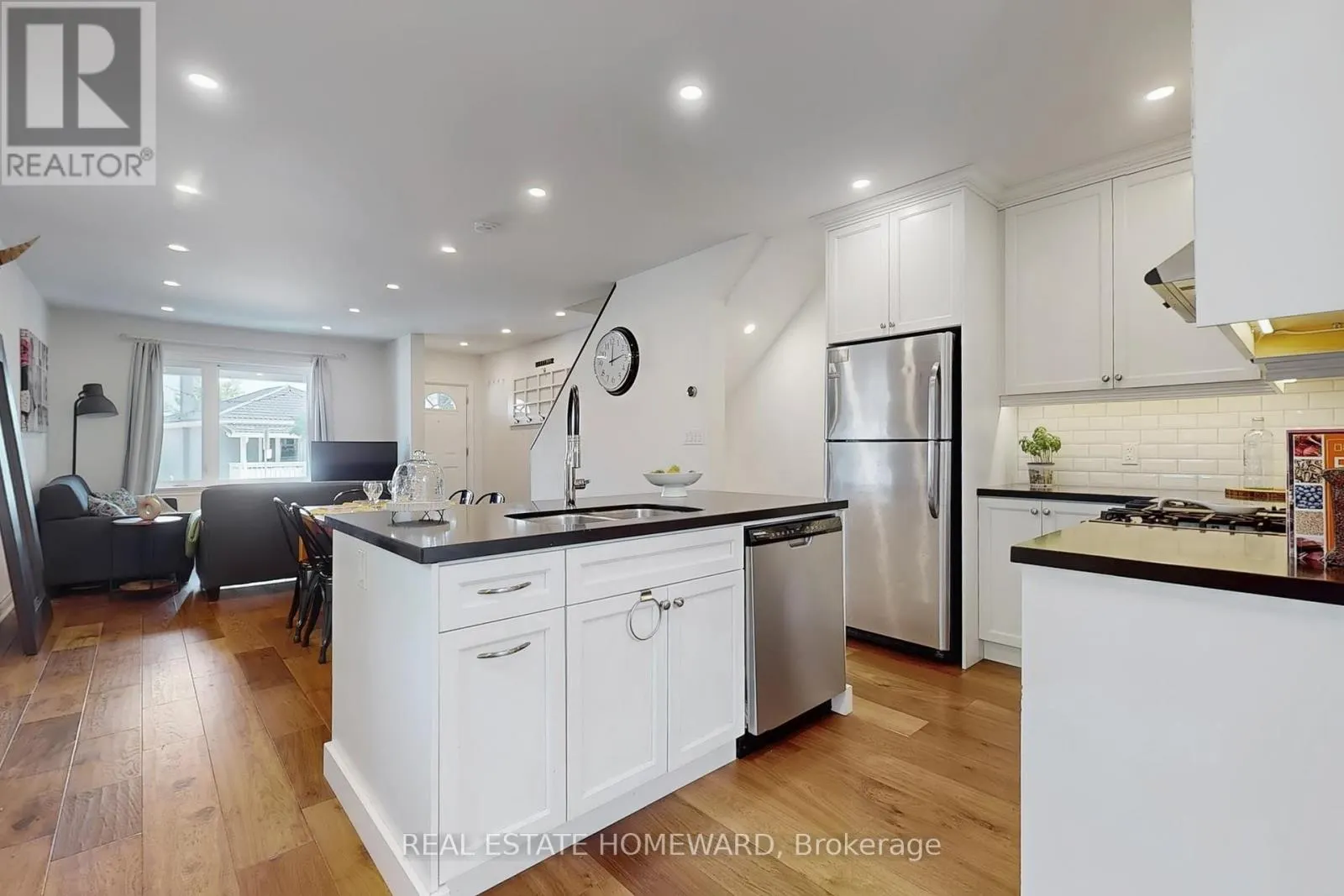 48 HOLLEY AVENUE