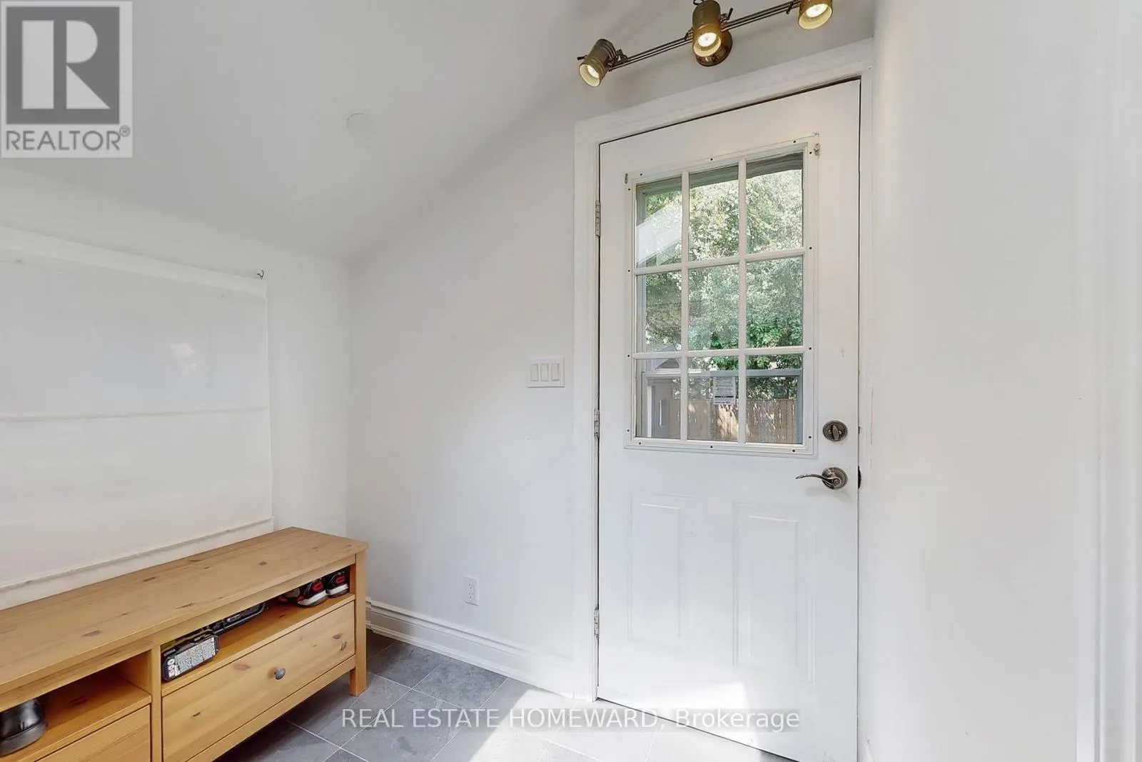 48 HOLLEY AVENUE