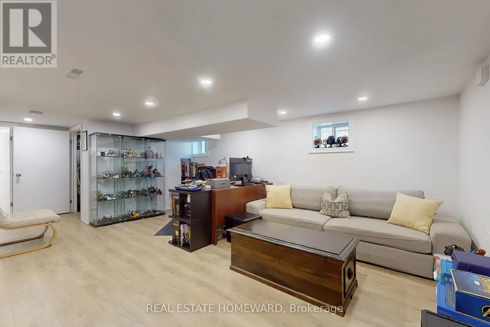 48 HOLLEY AVENUE