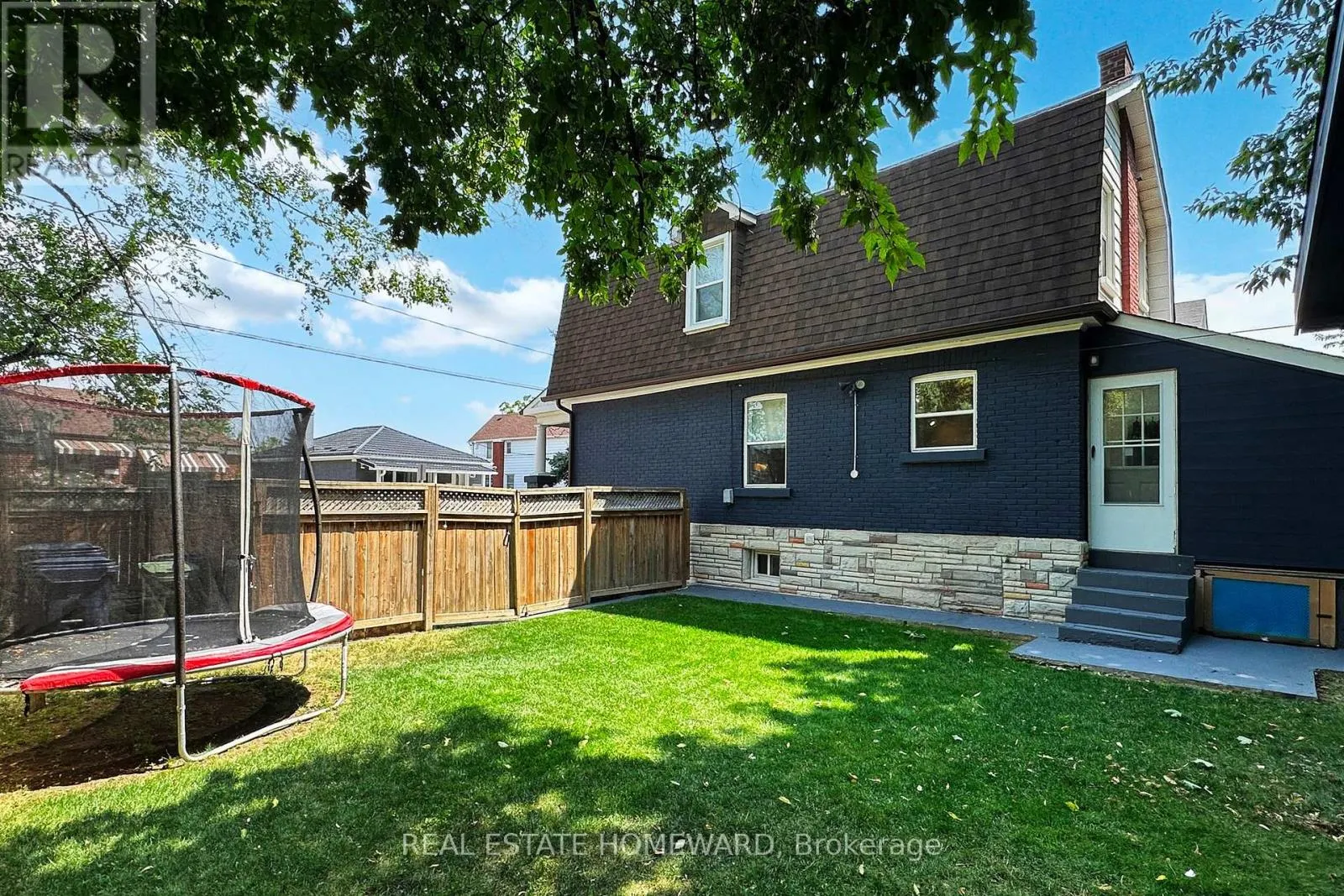 48 HOLLEY AVENUE