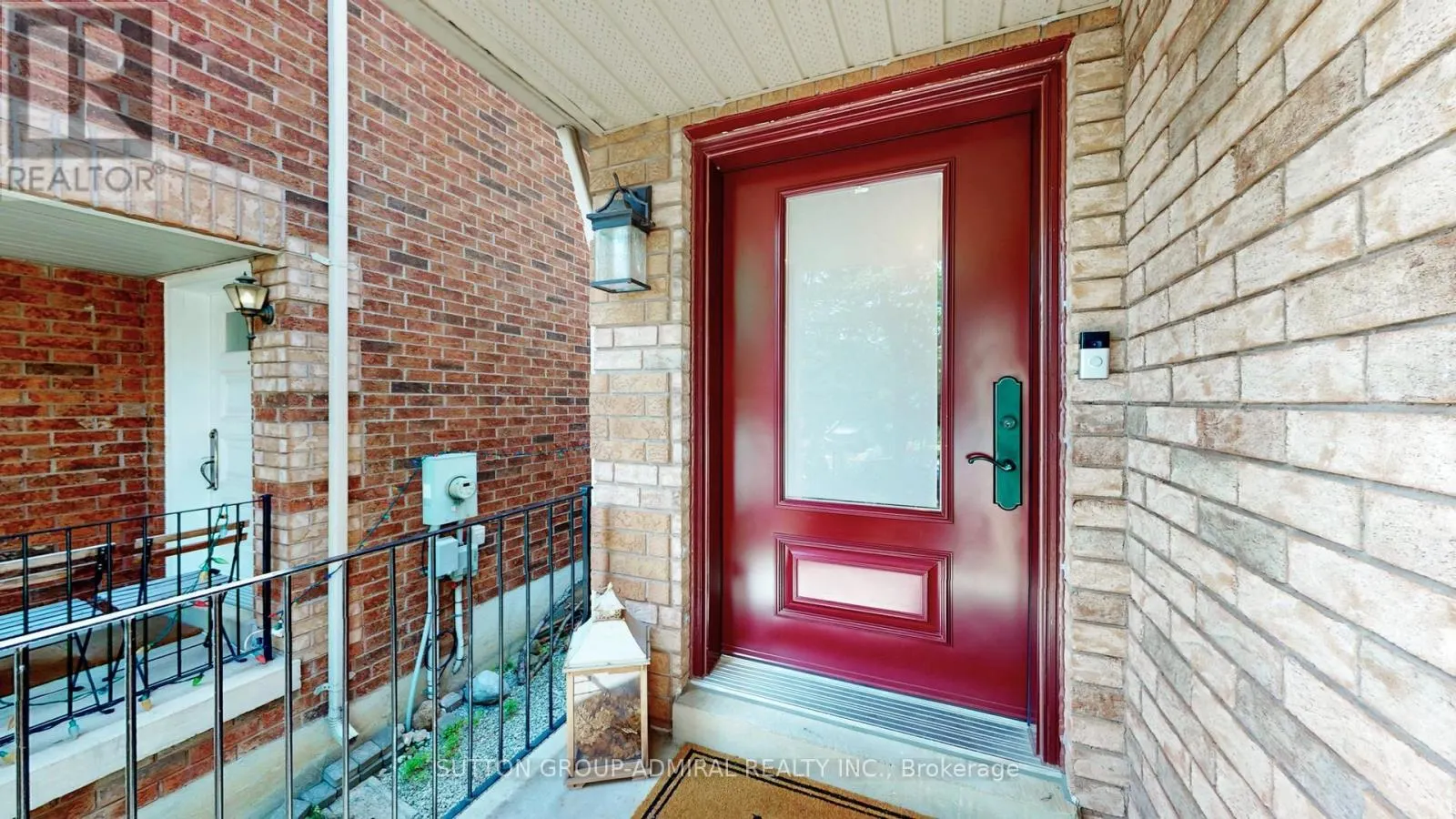 8 EWART STREET