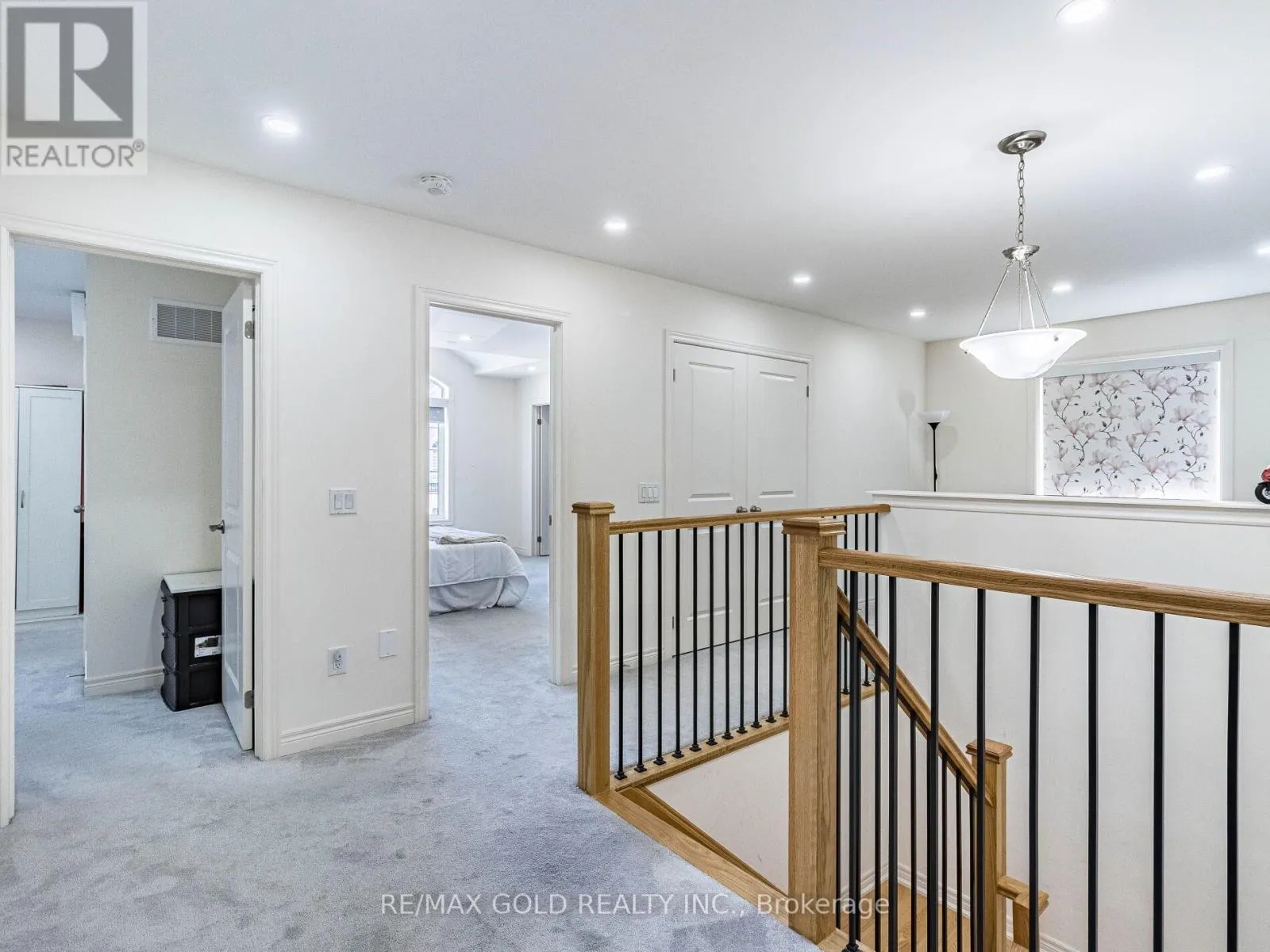 11 ELVERTON CRESCENT