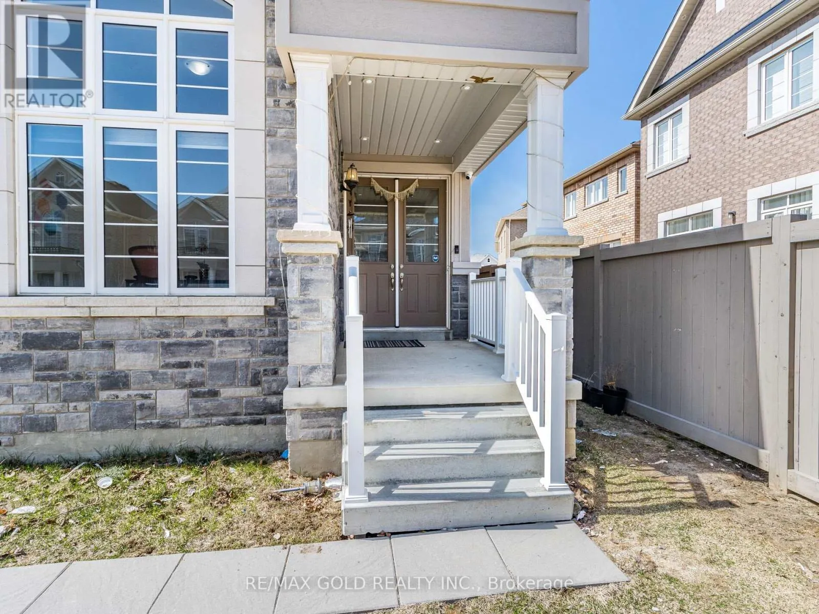 11 ELVERTON CRESCENT