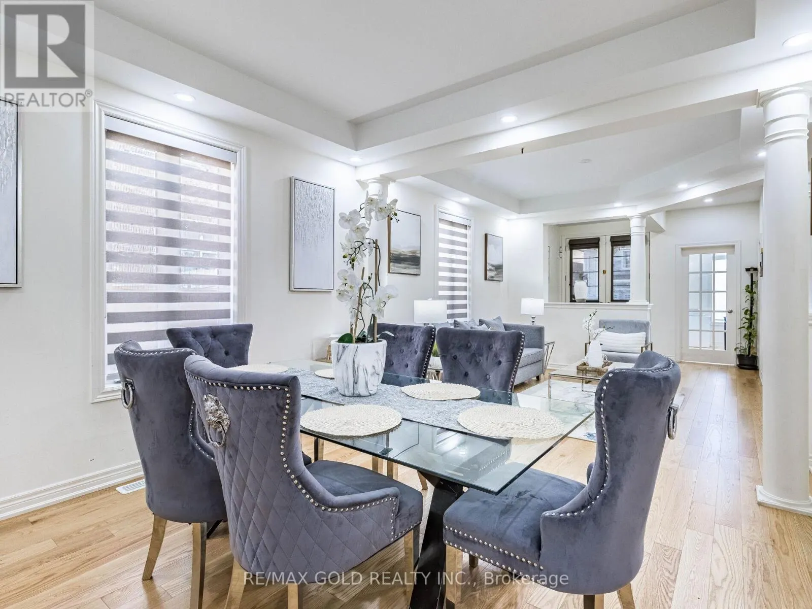 11 ELVERTON CRESCENT