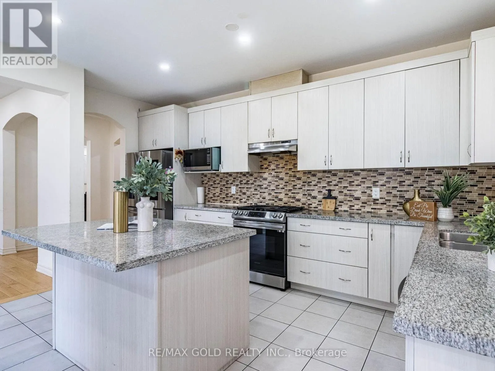 11 ELVERTON CRESCENT