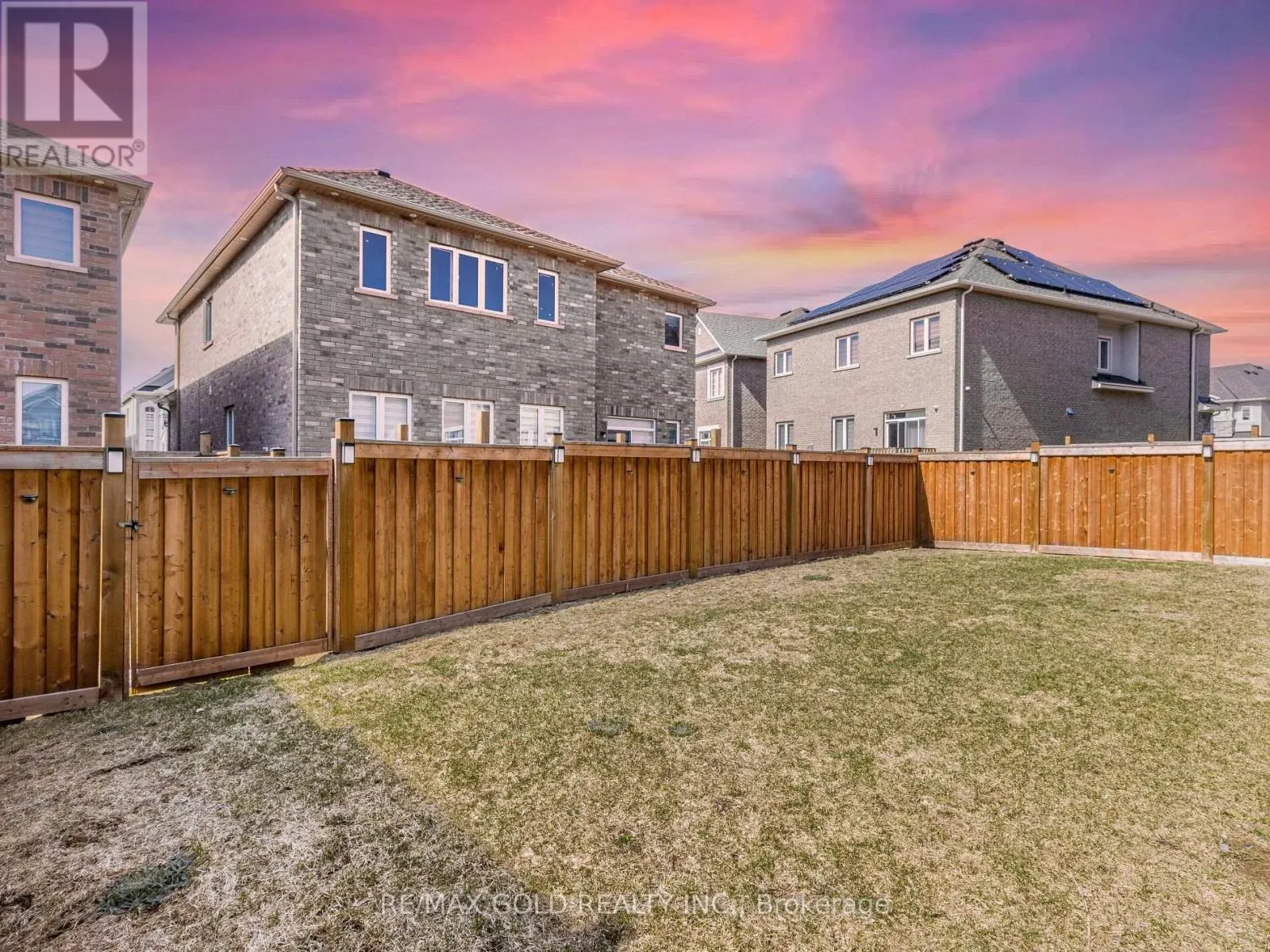 11 ELVERTON CRESCENT