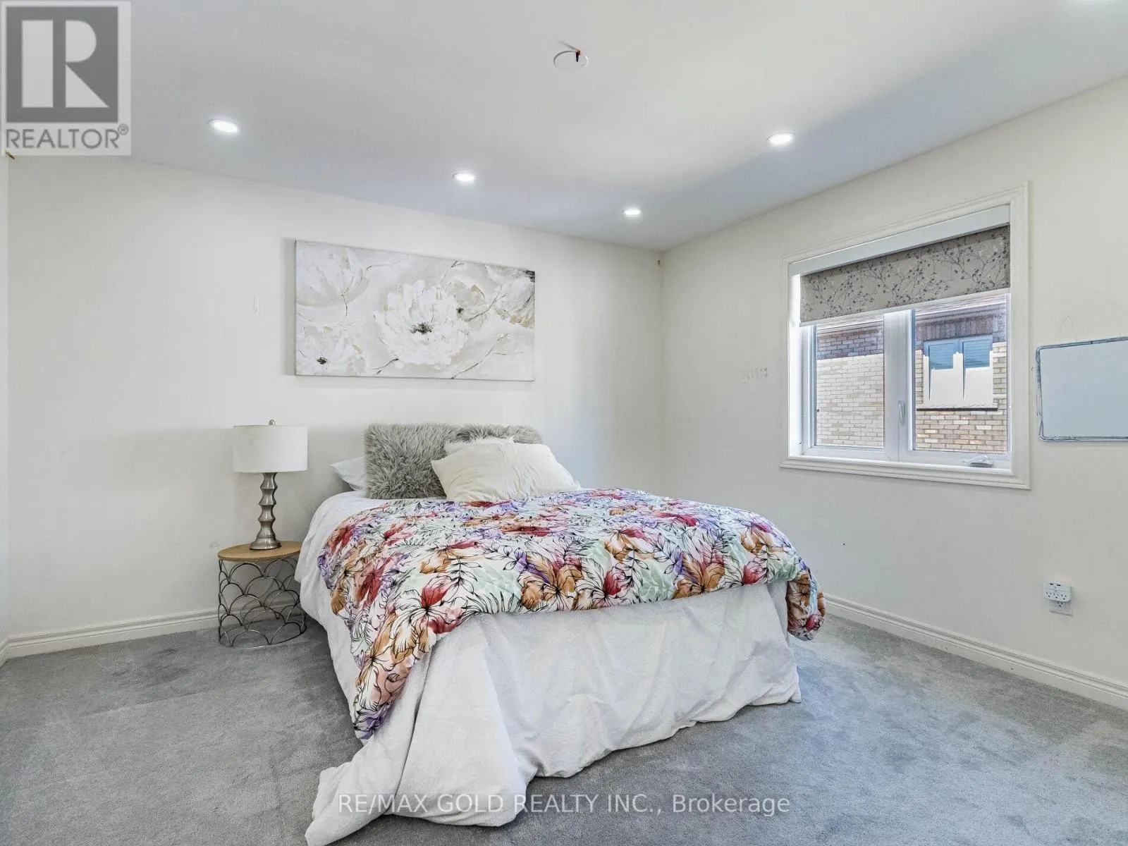 11 ELVERTON CRESCENT