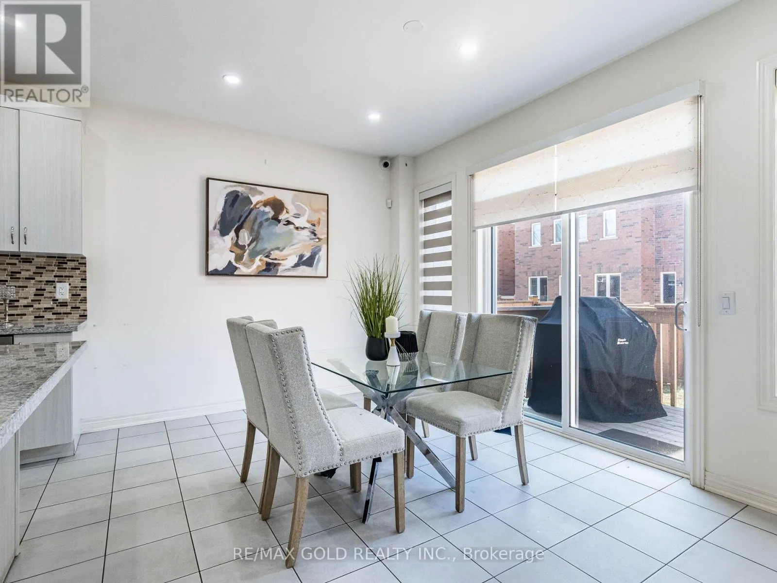 11 ELVERTON CRESCENT