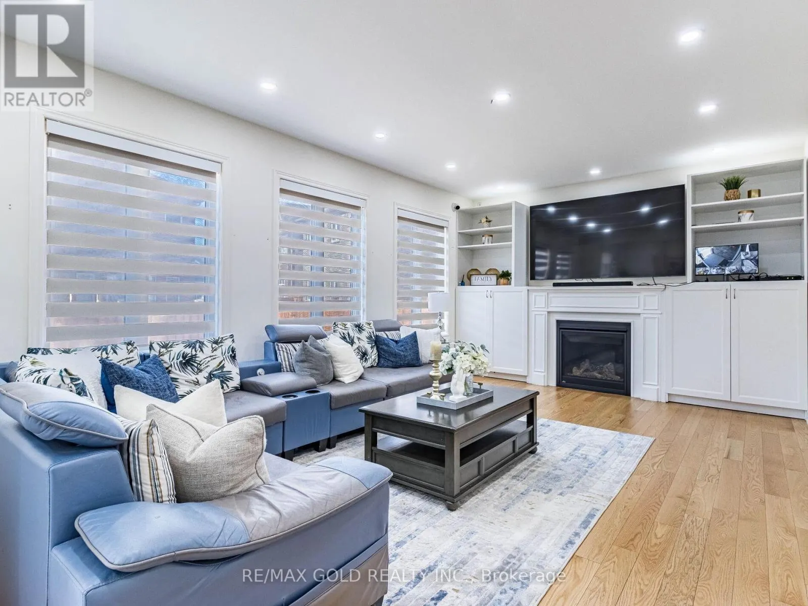 11 ELVERTON CRESCENT
