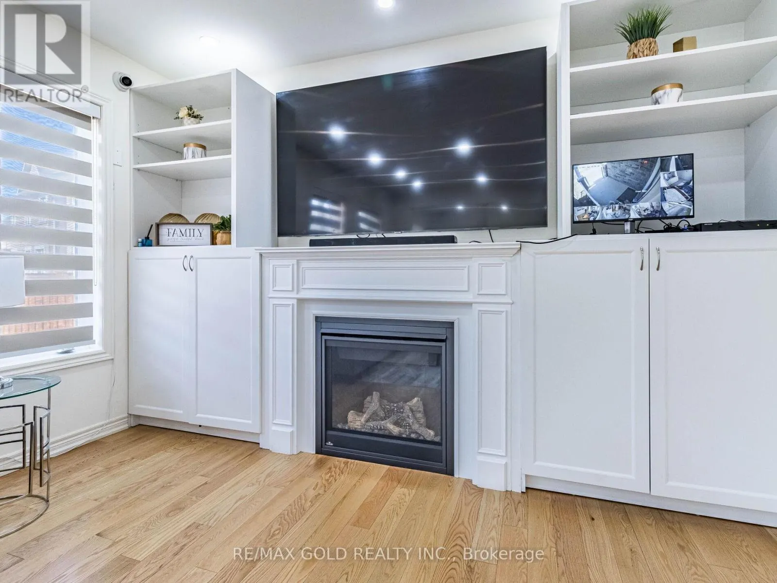 11 ELVERTON CRESCENT