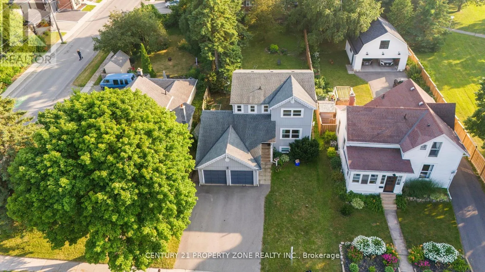 22 A JOHN STREET W