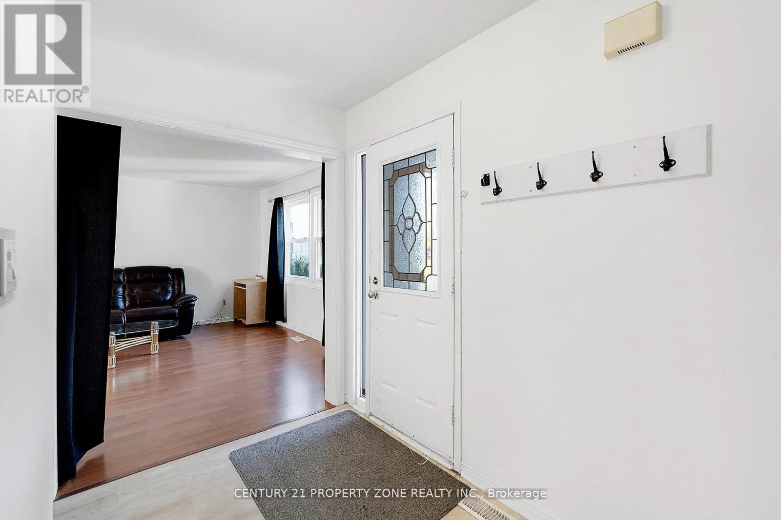 22 A JOHN STREET W