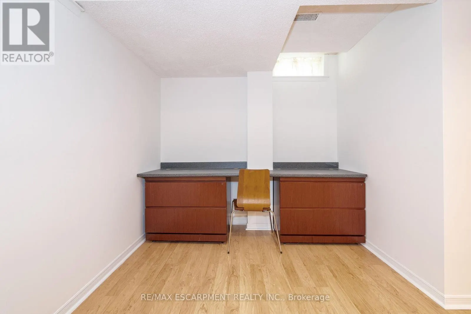 327 NORTHWOOD DRIVE
