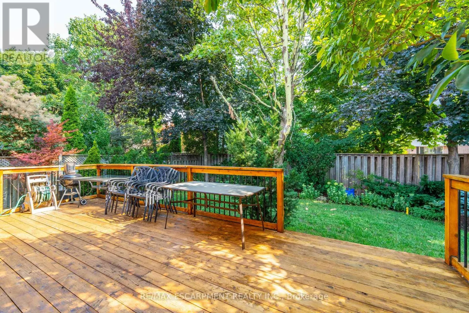 327 NORTHWOOD DRIVE