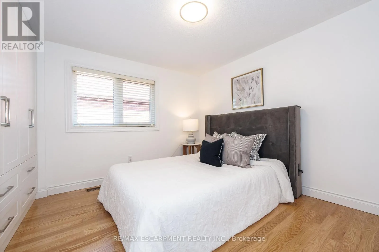 327 NORTHWOOD DRIVE