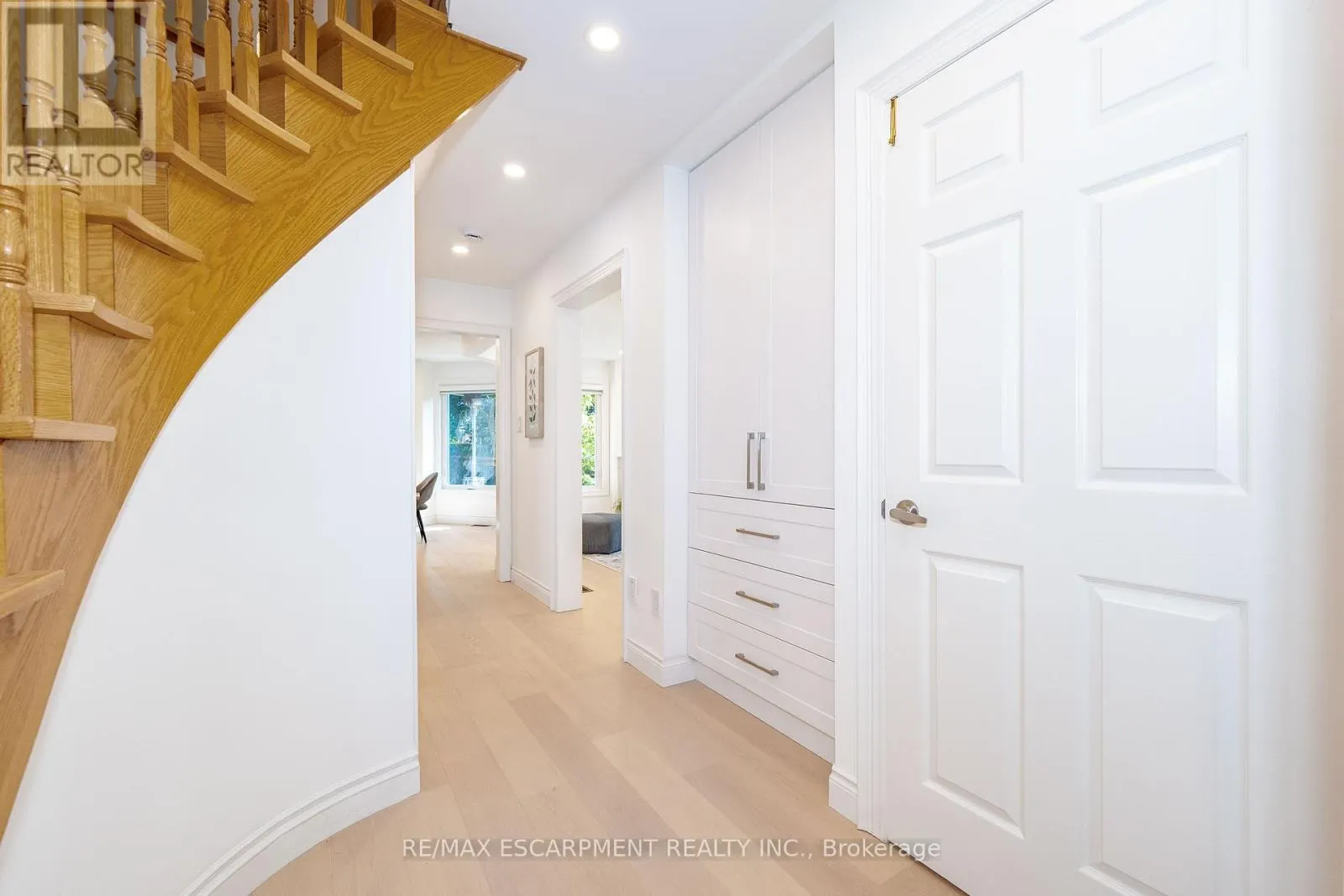 327 NORTHWOOD DRIVE