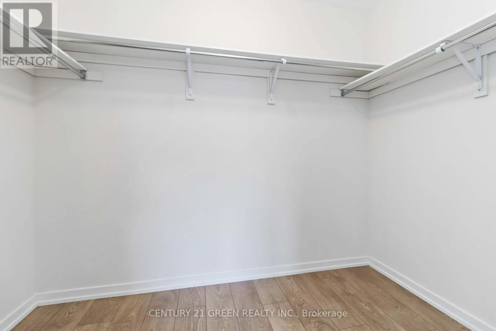 142 LANDSBRIDGE STREET