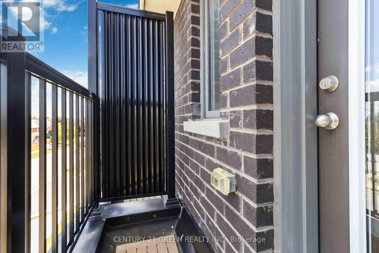 142 LANDSBRIDGE STREET