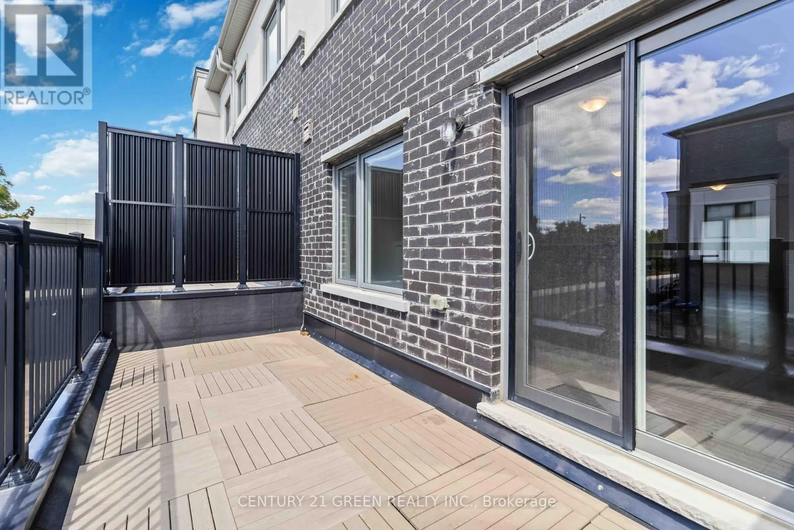 142 LANDSBRIDGE STREET