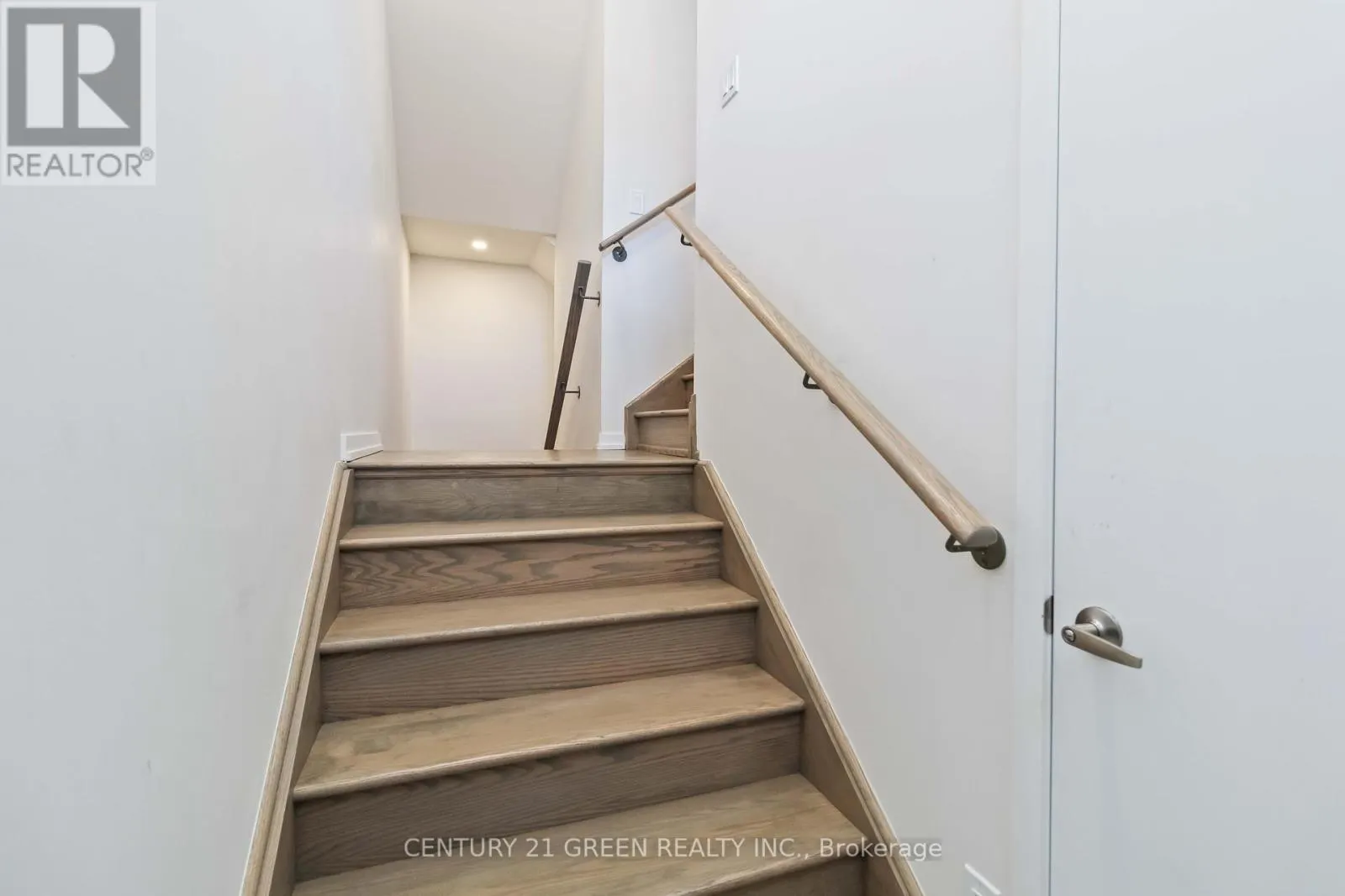 142 LANDSBRIDGE STREET