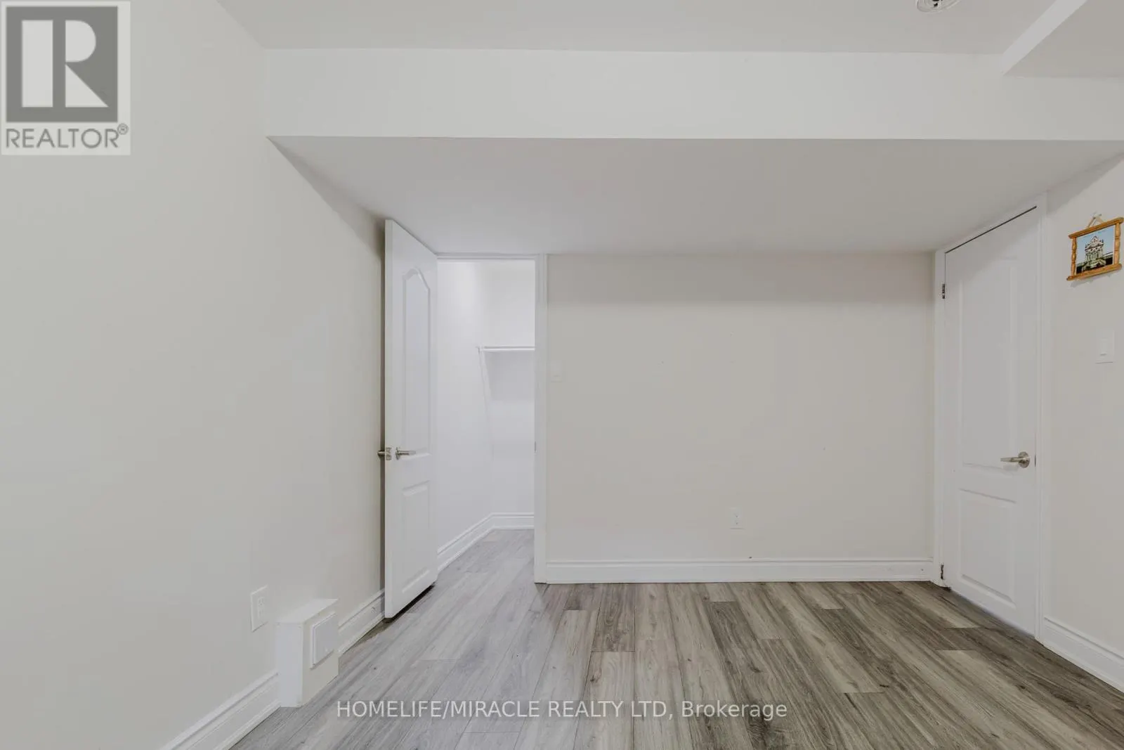 27 SILVER EGRET ROAD