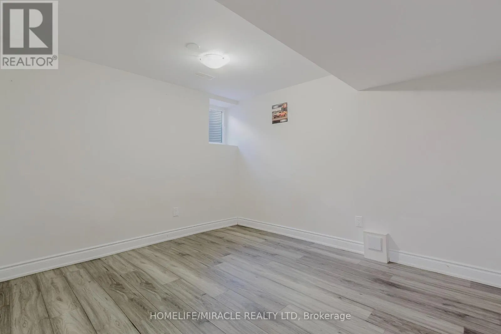 27 SILVER EGRET ROAD