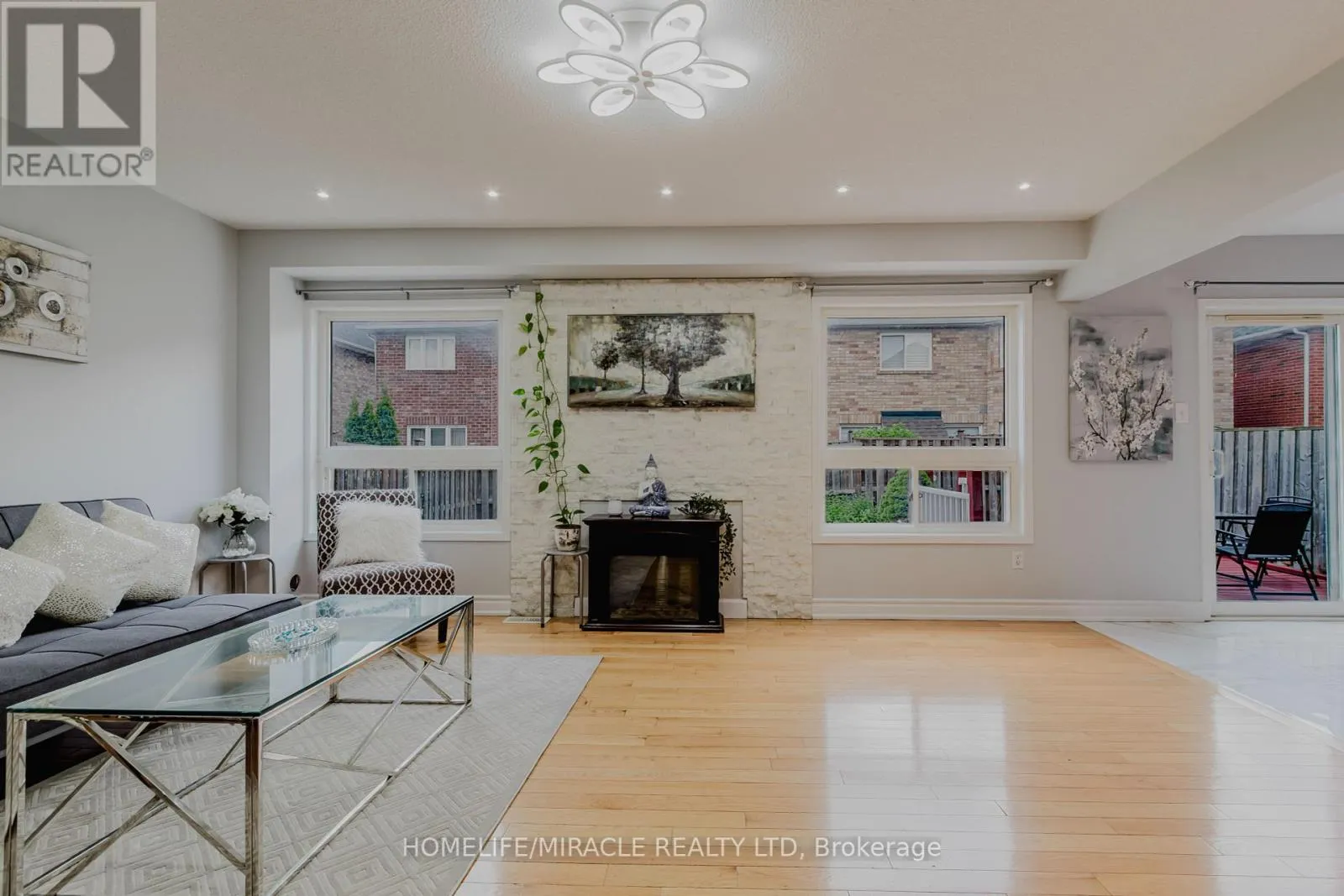 27 SILVER EGRET ROAD