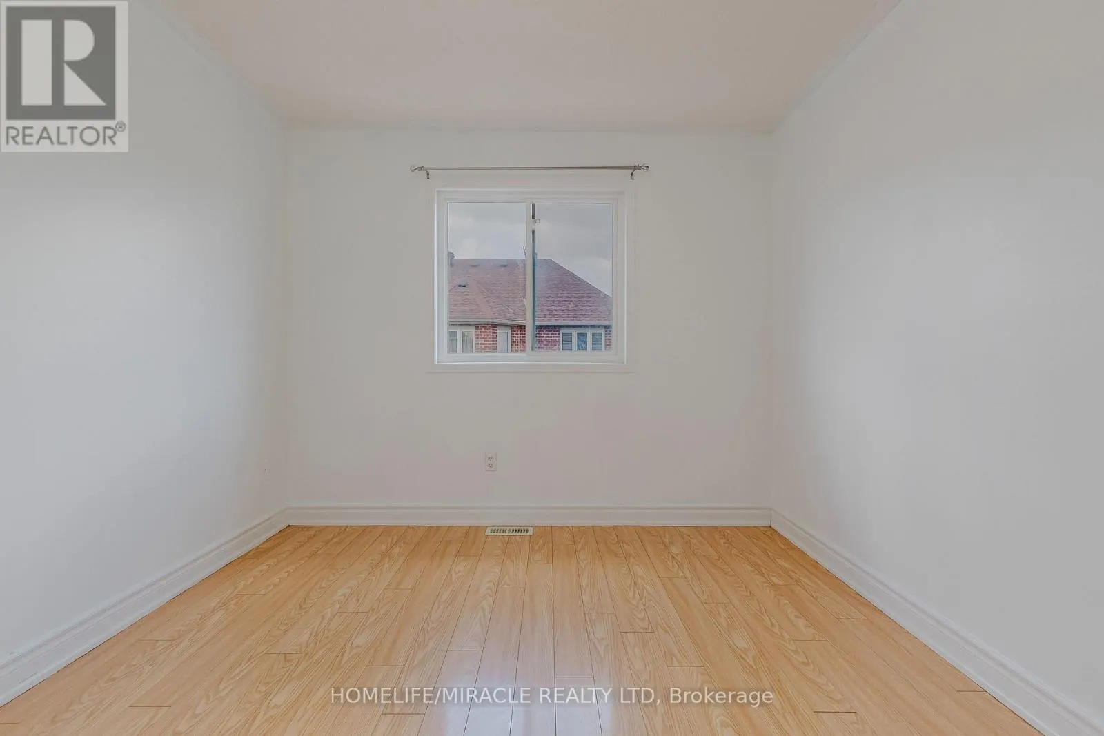 27 SILVER EGRET ROAD
