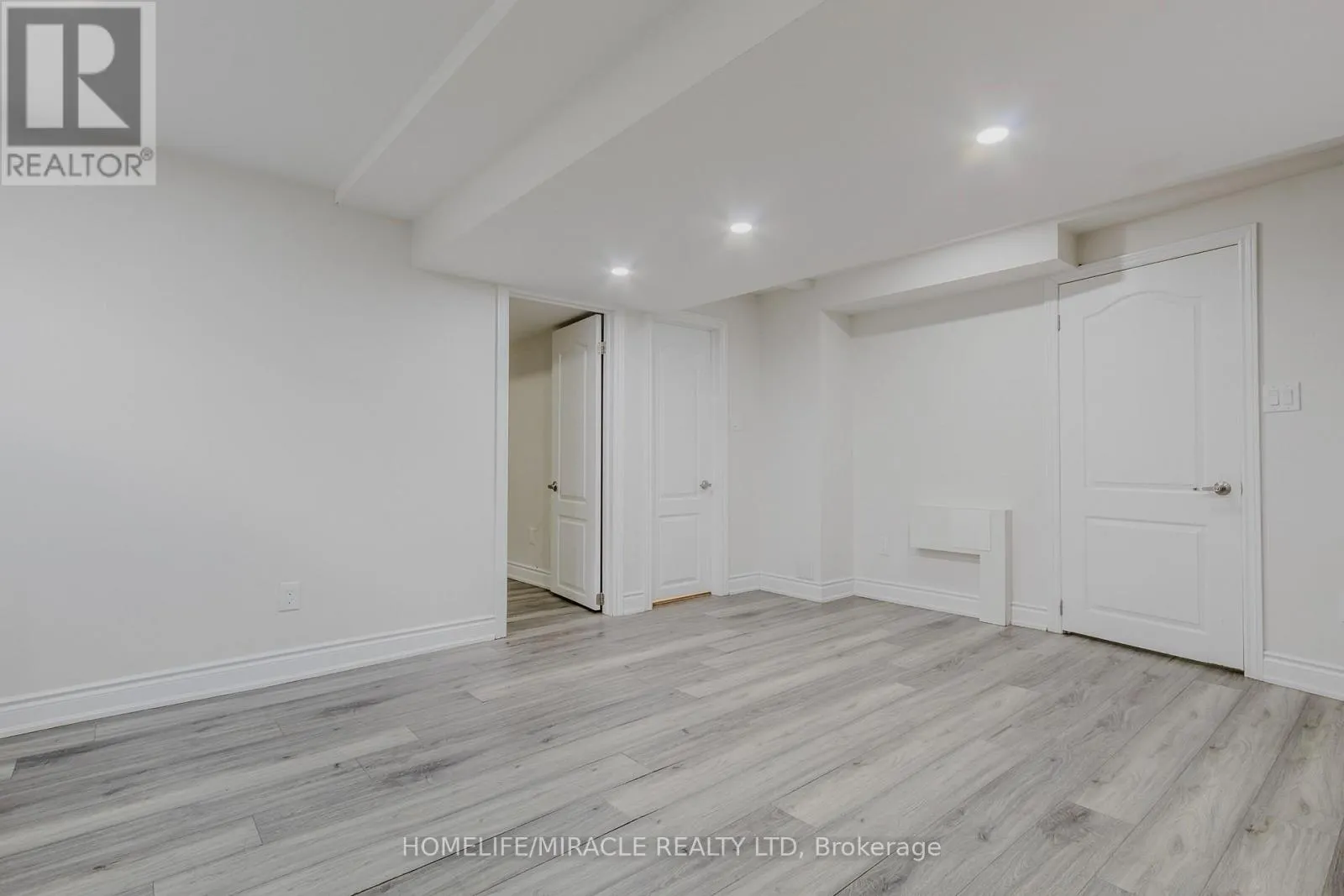 27 SILVER EGRET ROAD