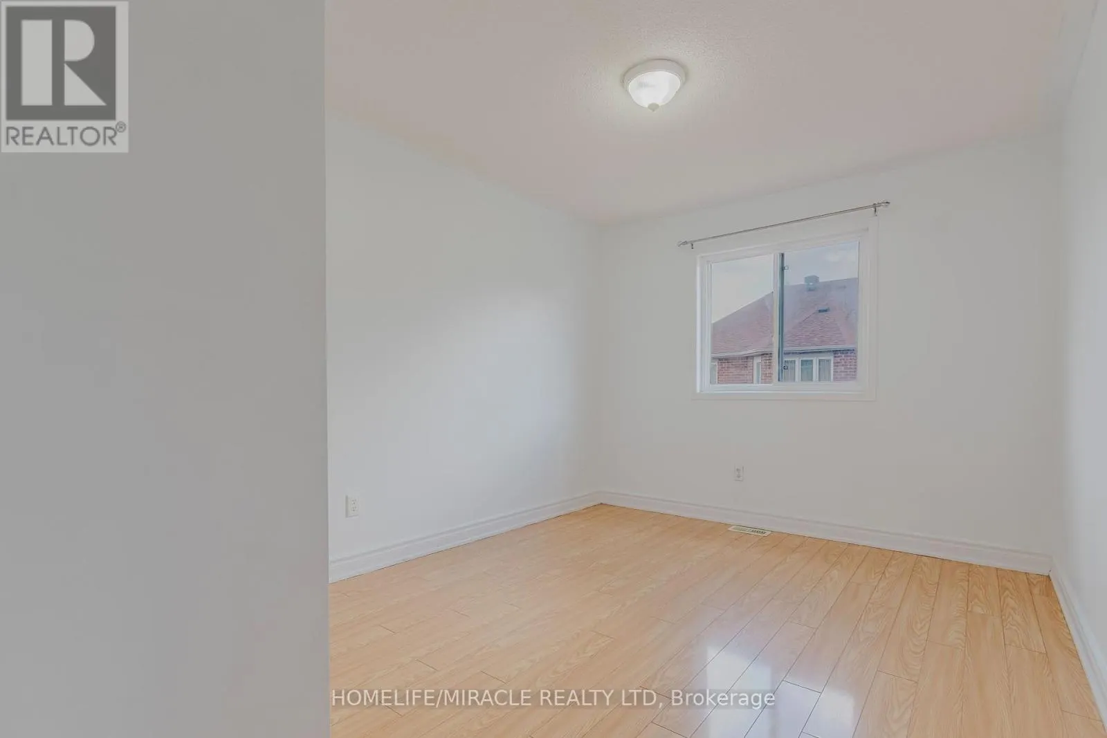 27 SILVER EGRET ROAD