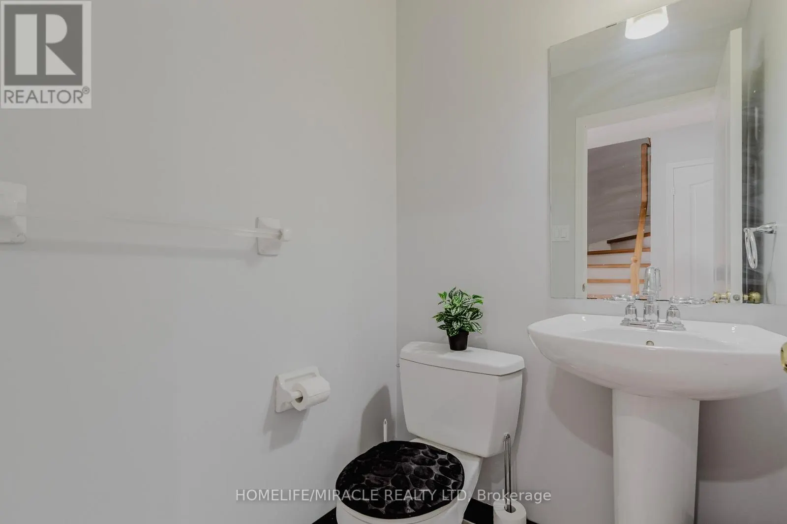 27 SILVER EGRET ROAD