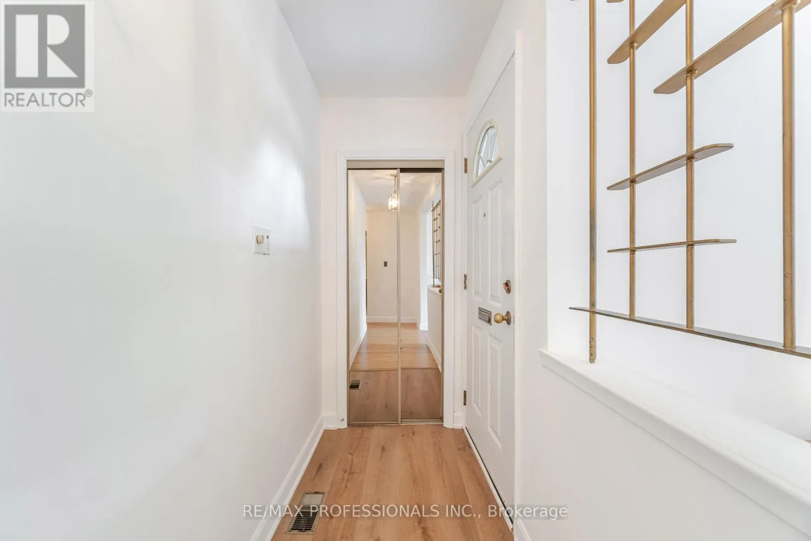 6 TAPLEY DRIVE