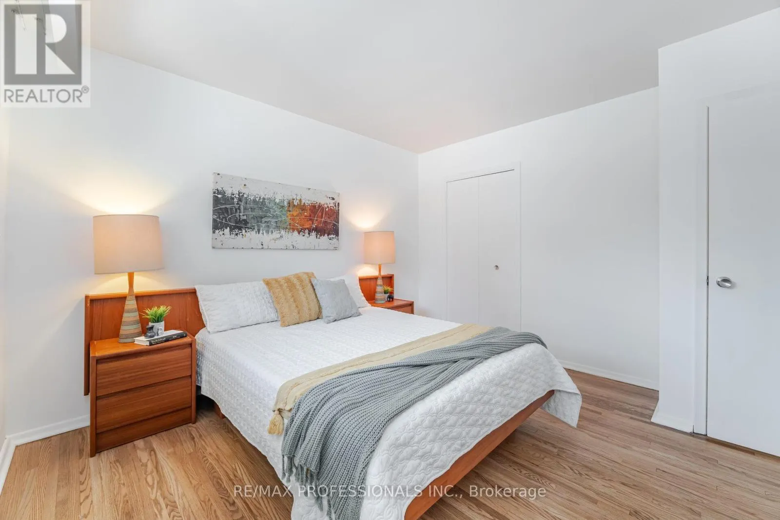 6 TAPLEY DRIVE