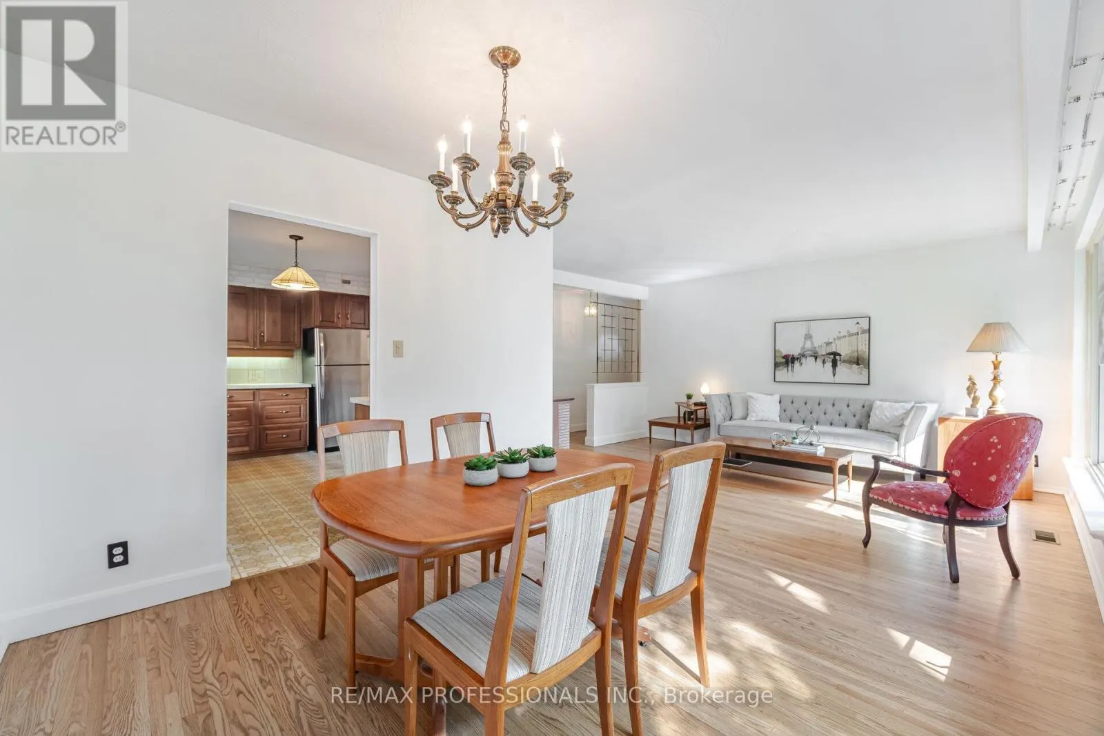 6 TAPLEY DRIVE