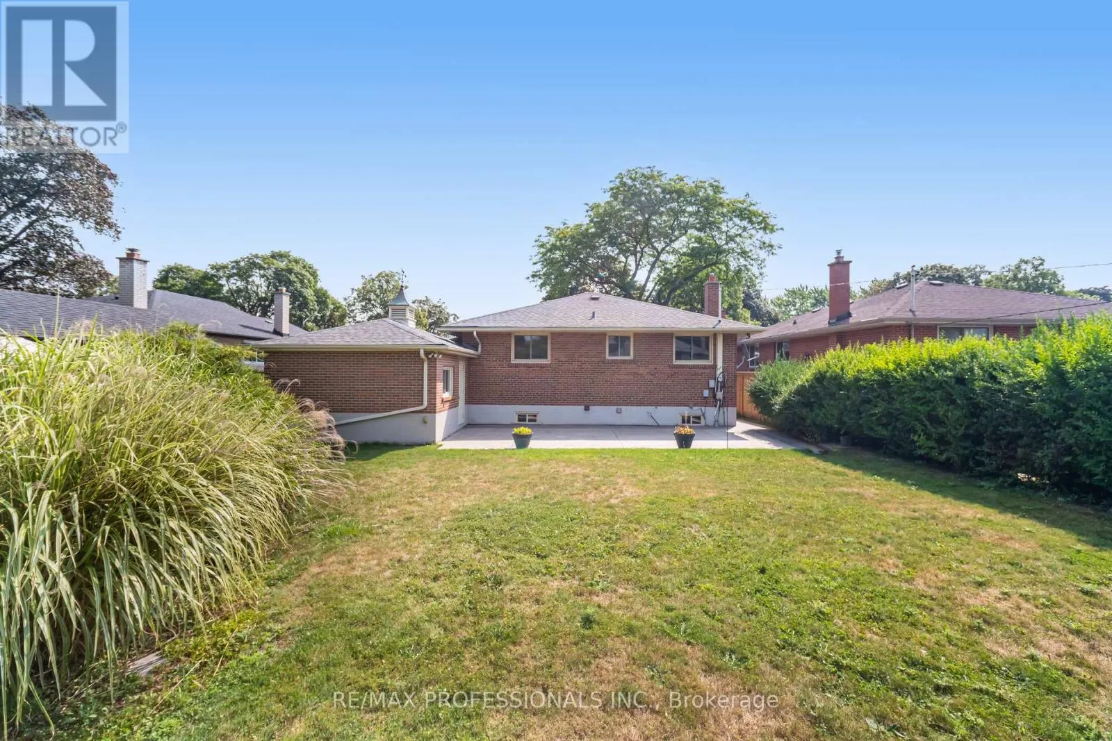 6 TAPLEY DRIVE