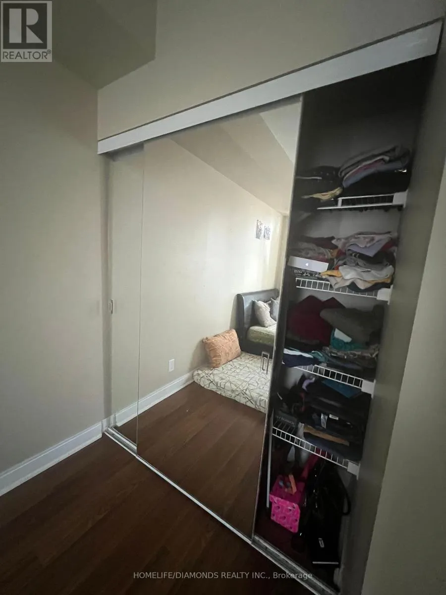 2208 - 70 ABSOLUTE AVENUE