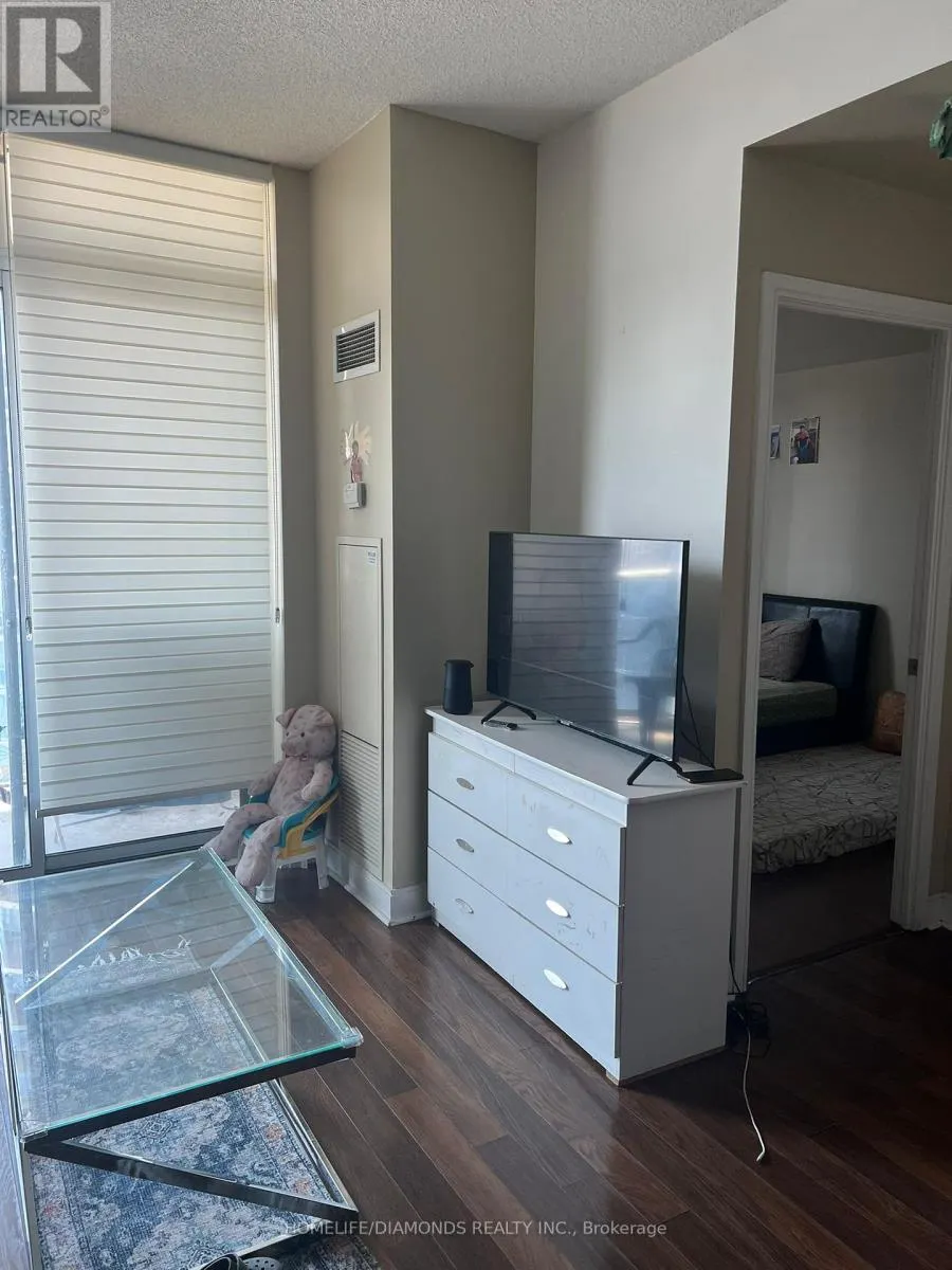 2208 - 70 ABSOLUTE AVENUE
