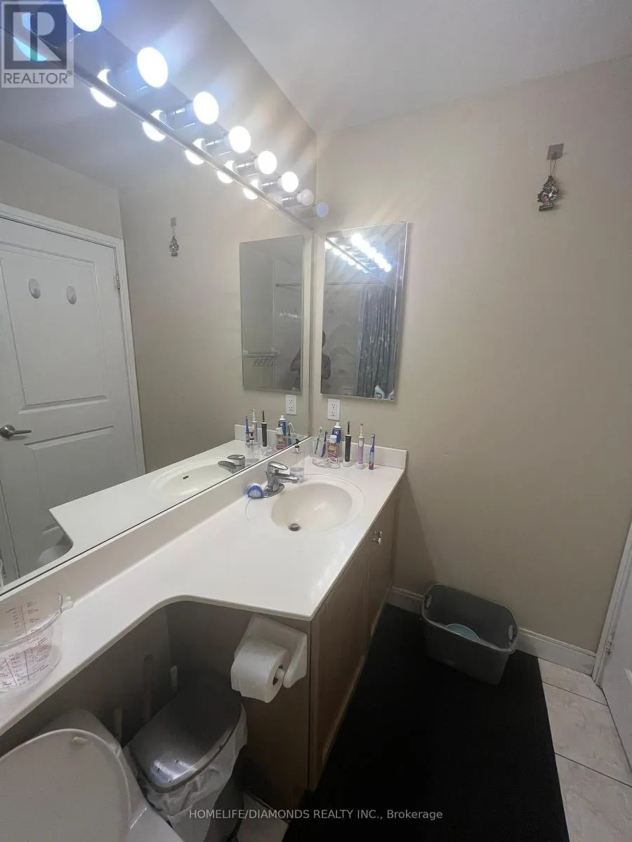 2208 - 70 ABSOLUTE AVENUE