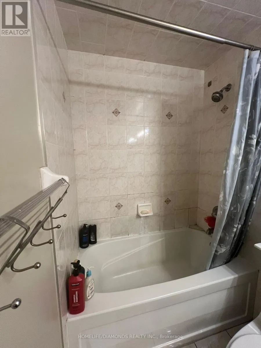 2208 - 70 ABSOLUTE AVENUE
