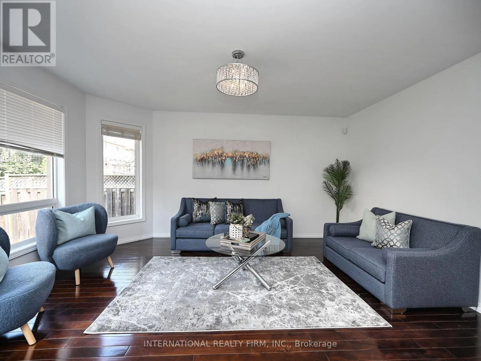 2382 FALKLAND CRESCENT