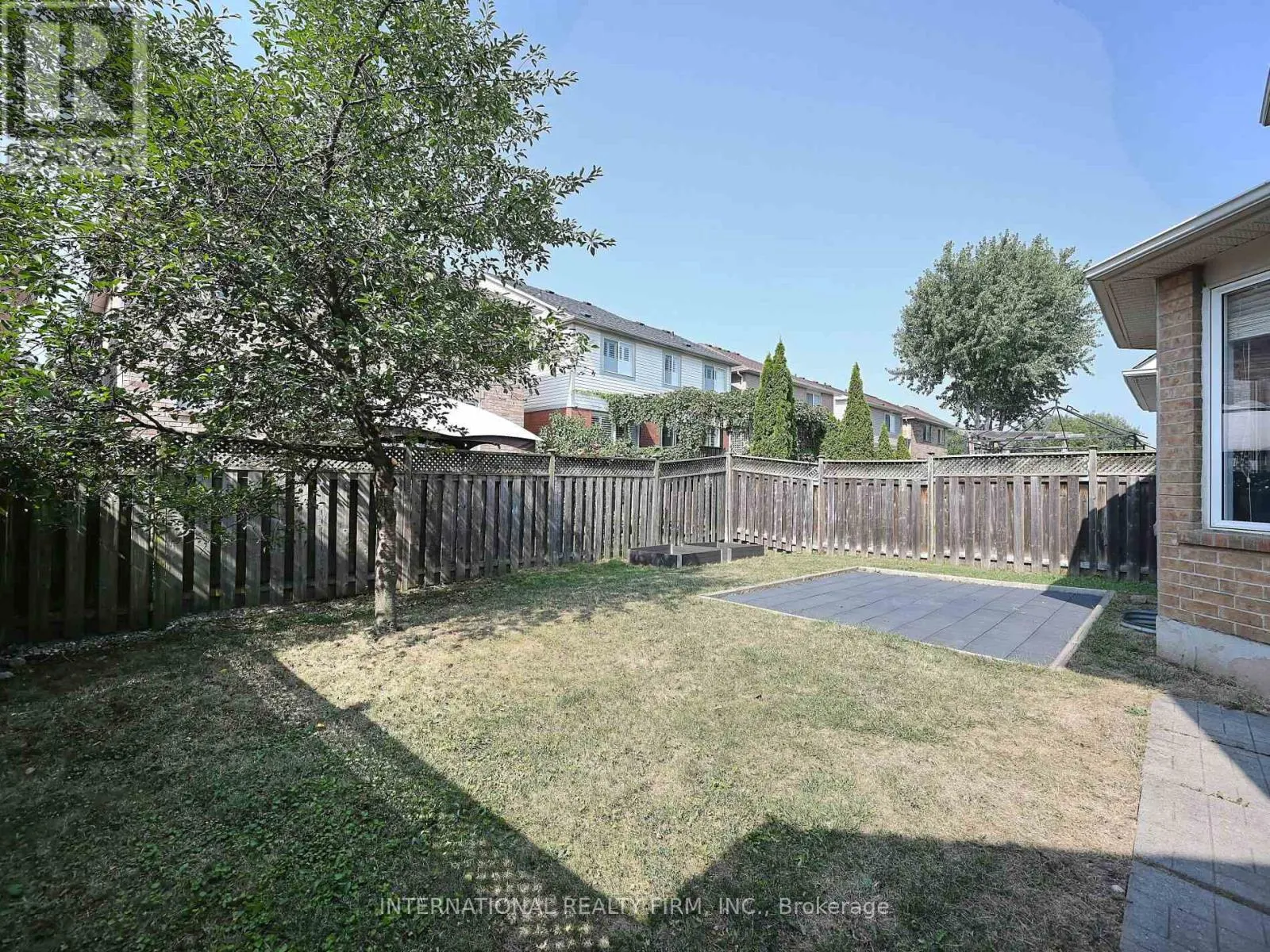 2382 FALKLAND CRESCENT