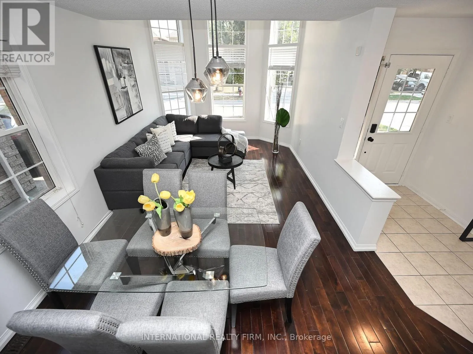2382 FALKLAND CRESCENT