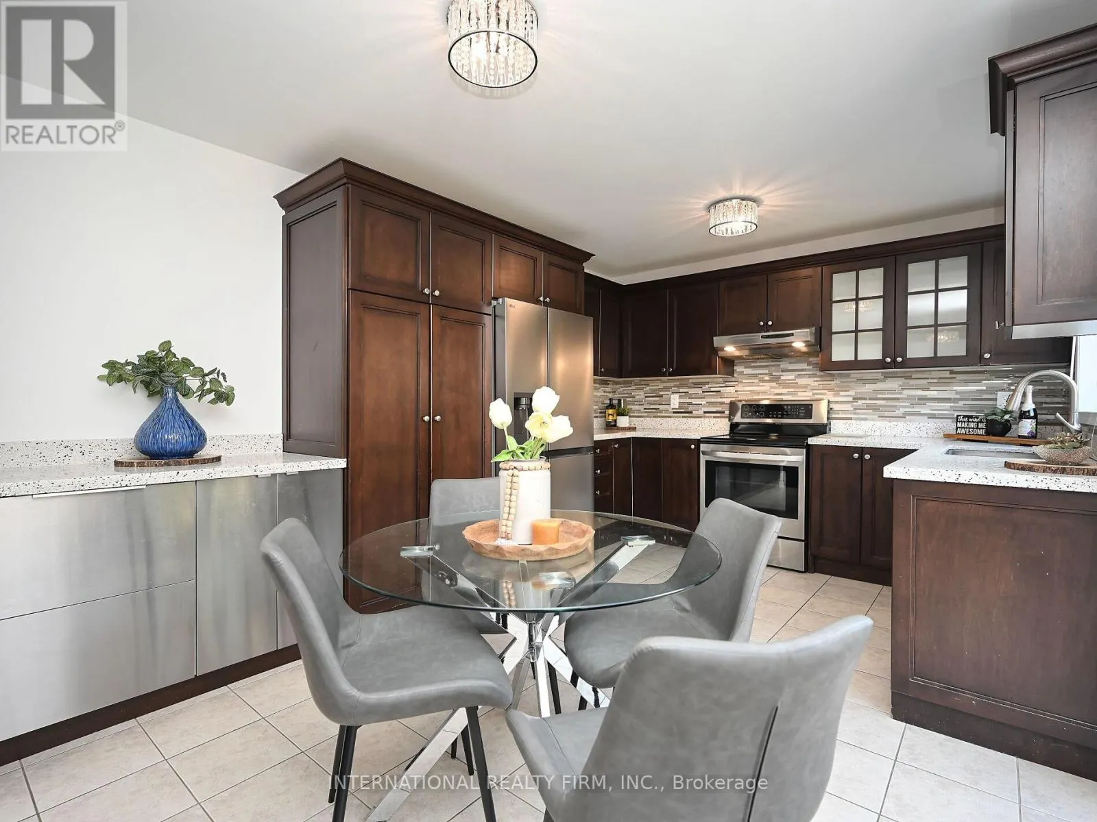 2382 FALKLAND CRESCENT